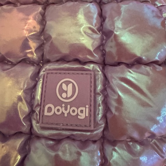 New DOYOGI Iridescent Lavender Shoulder Hobo Bag - Picture 2 of 4